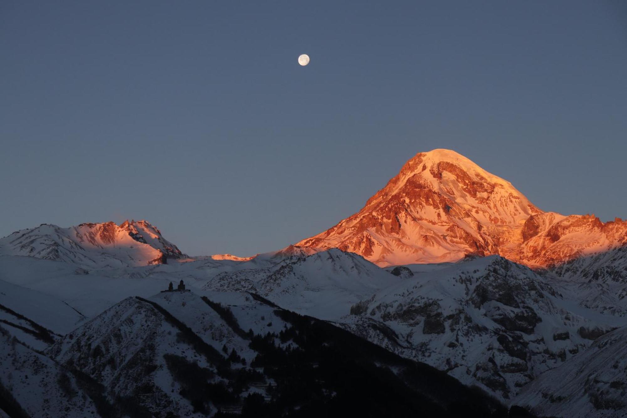 Rooftop Kazbegi Екстериор снимка