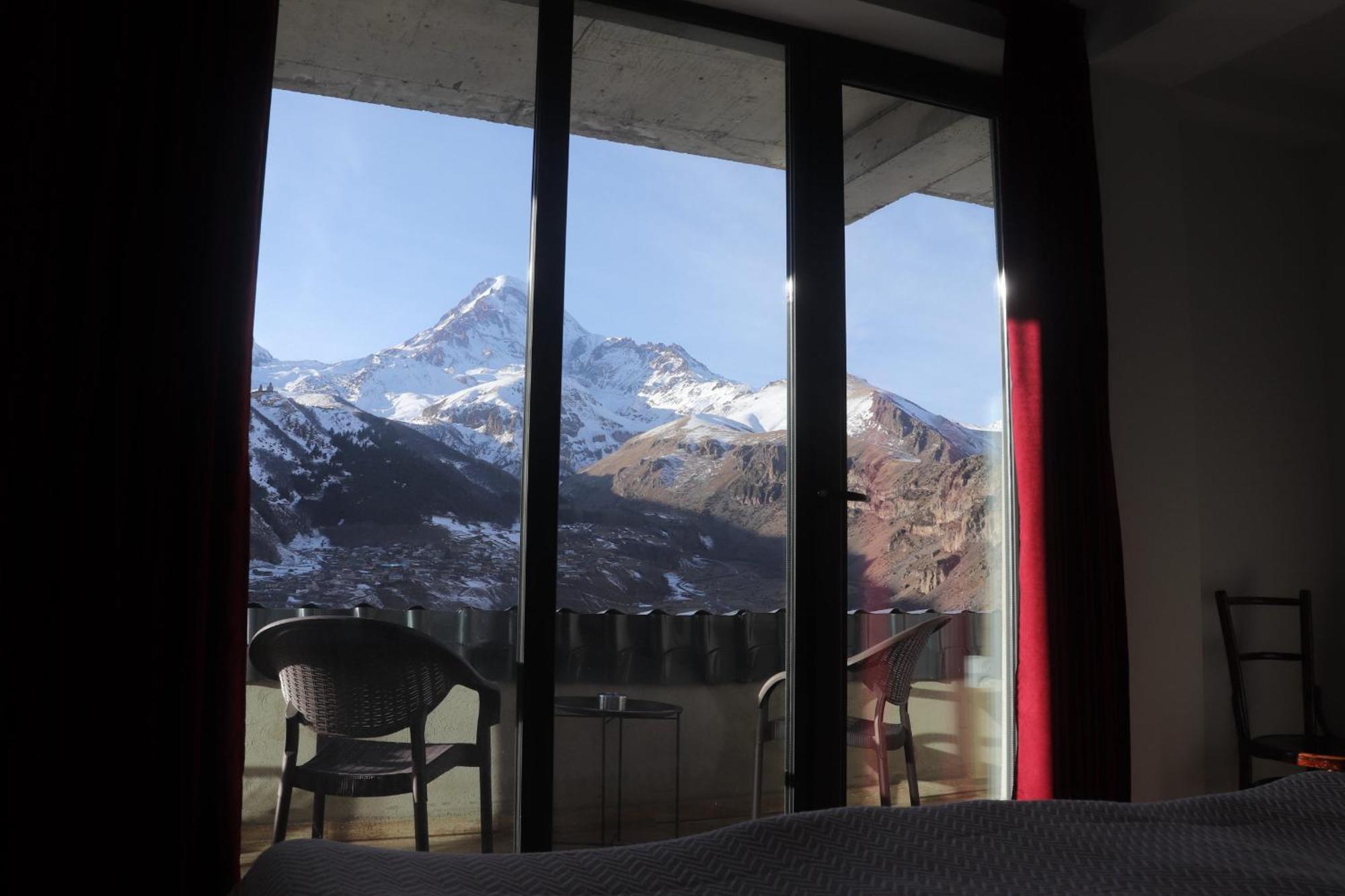 Rooftop Kazbegi Стая снимка